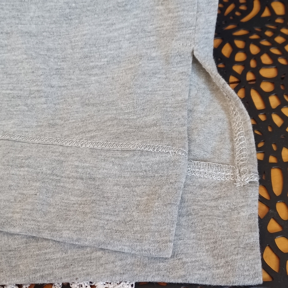 NEW WITH TAGS WOMENS COLOSSEUM SIZE MEDIUM TAMPA BAY LIGHTNING SEQUIN TOP - Picture 7 of 8